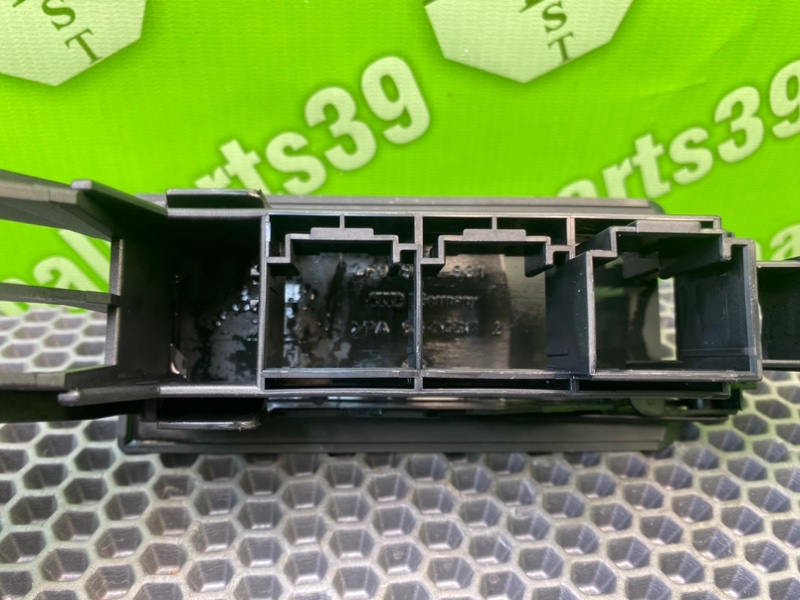 Кронштейн, 600 рублей, Калининград