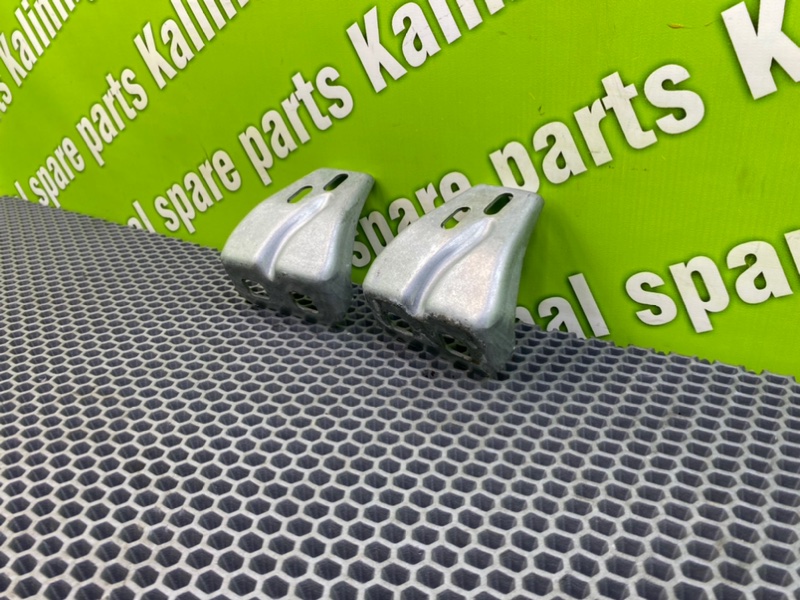 Кронштейны, 1000 рублей, Калининград