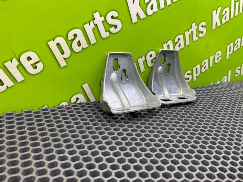 Кронштейны, 1000 рублей, Калининград