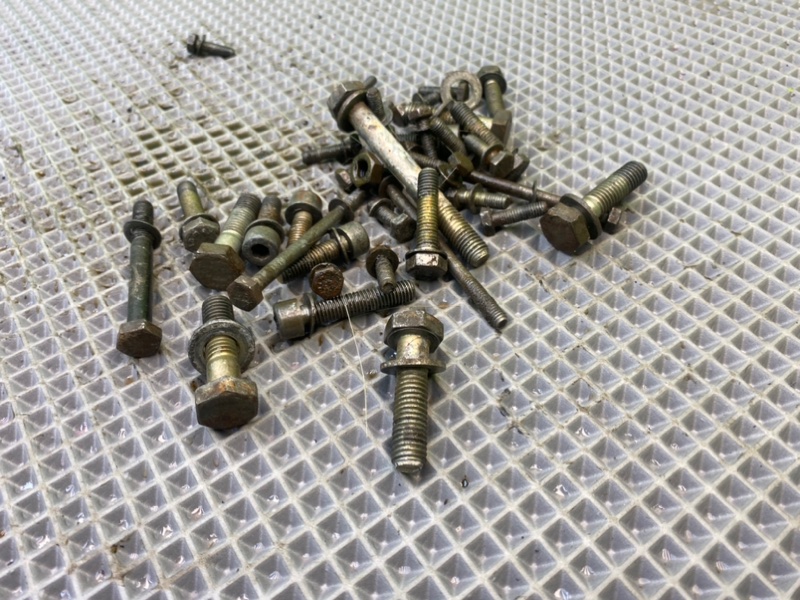 Болты, 1200 рублей, Калининград