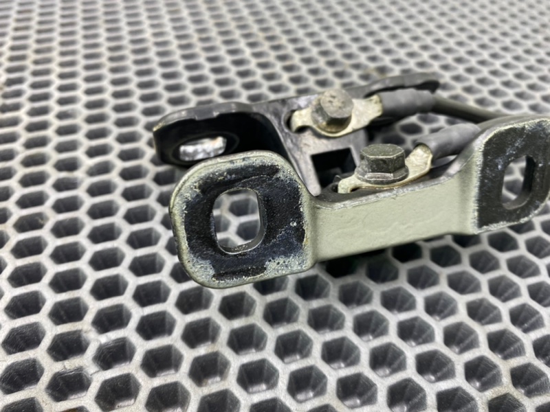 Петли багажника, 2600 рублей, Калининград