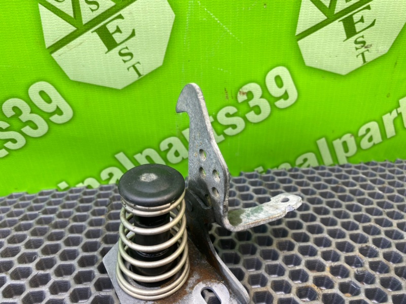 Защелка капота, 1000 рублей, Калининград