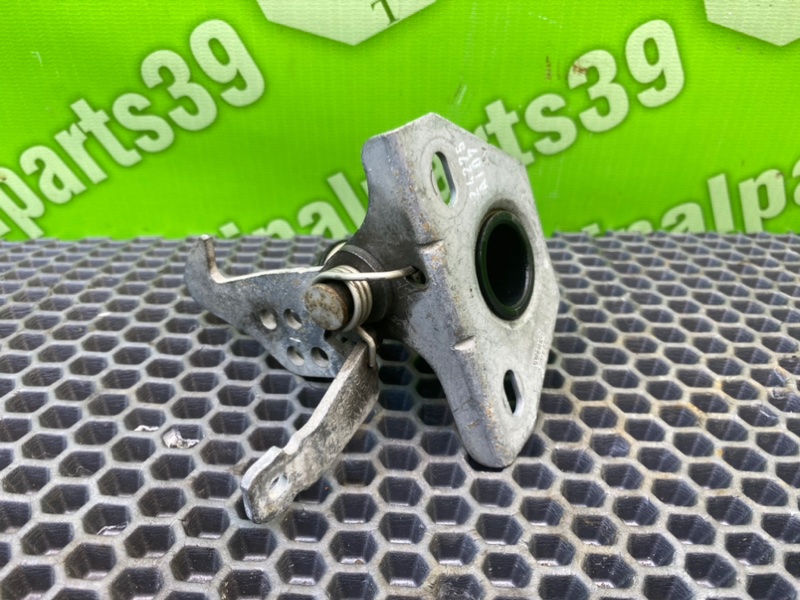 Защелка капота, 1000 рублей, Калининград