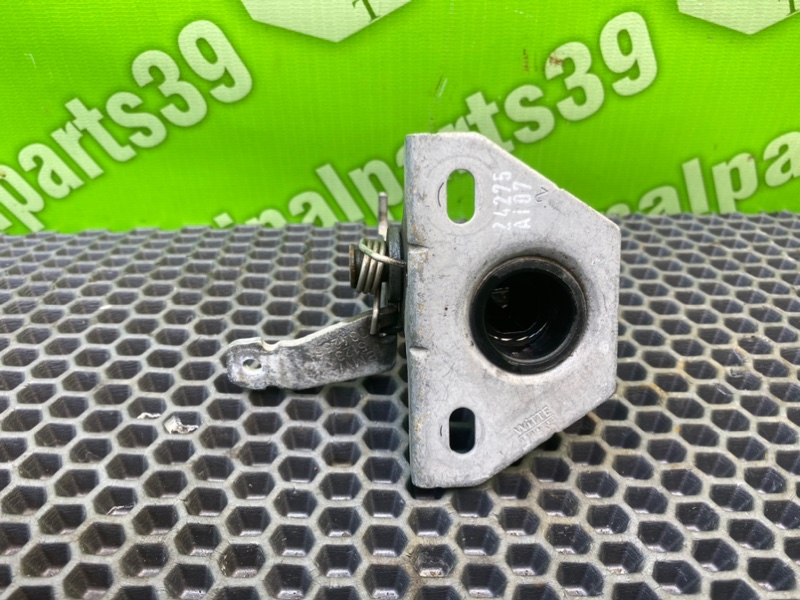 Защелка капота, 1000 рублей, Калининград