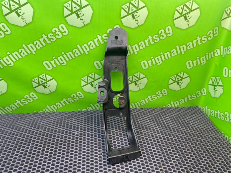 Кронштейн бампера, 1000 рублей, Калининград