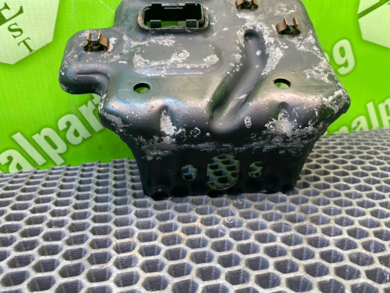 Кронштейн замка капота, 1400 рублей, Калининград