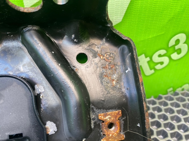 Кронштейн замка капота, 1400 рублей, Калининград