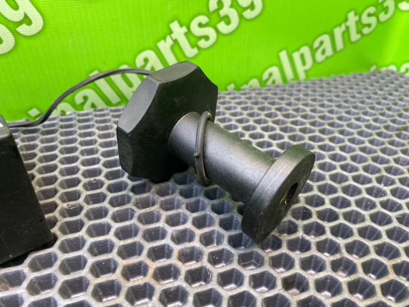 Крепление запаски, 1400 рублей, Калининград