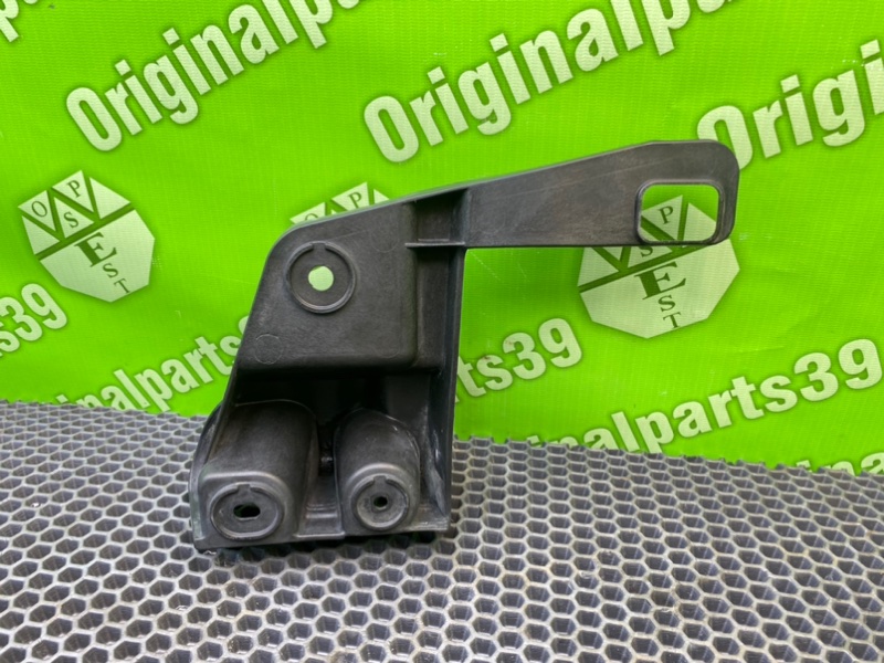 Кронштейн бампера, 1000 рублей, Калининград