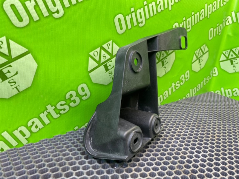 Кронштейн бампера, 1000 рублей, Калининград