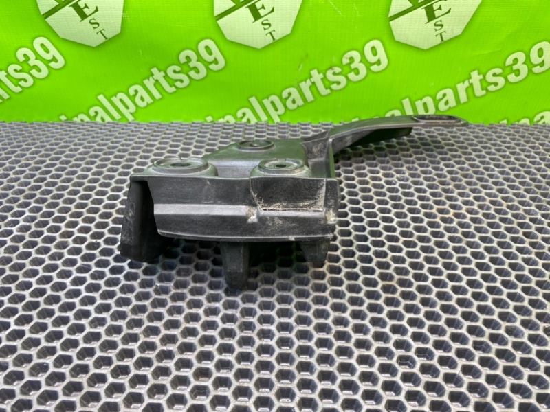 Кронштейн бампера, 1000 рублей, Калининград