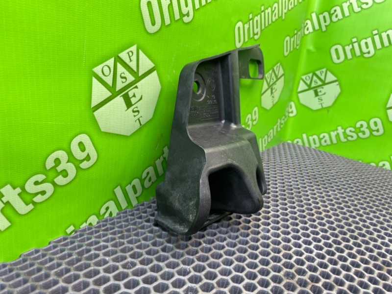 Кронштейн бампера, 1000 рублей, Калининград