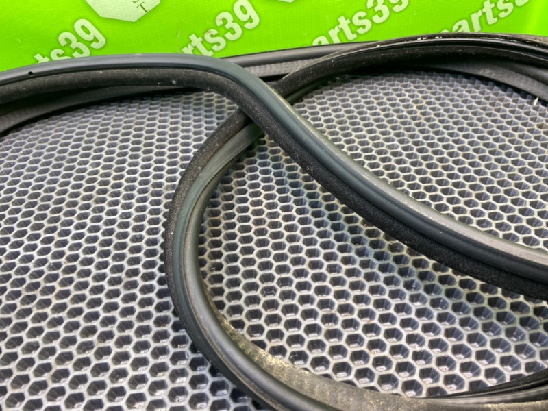 Уплотнительная резинка двери багажника, 2600 рублей, Калининград