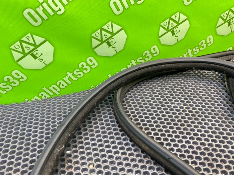 Уплотнительная резинка двери багажника, 2600 рублей, Калининград