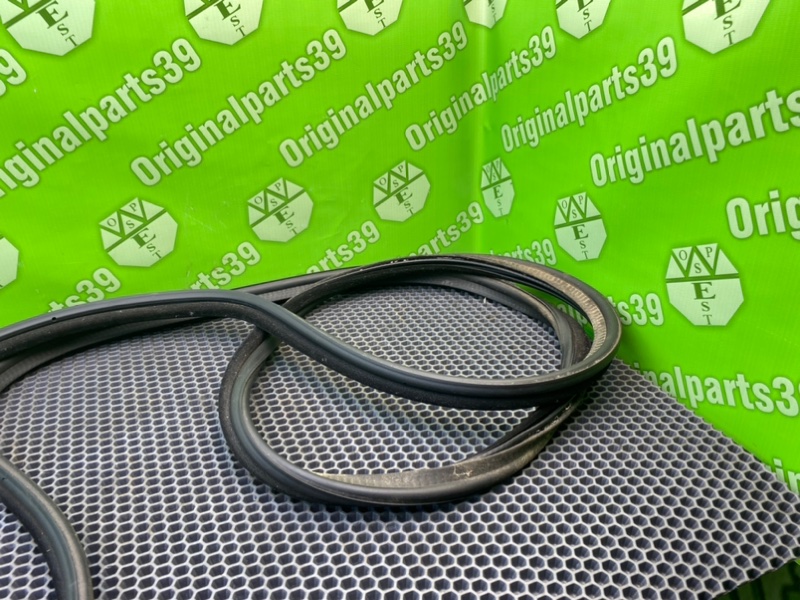 Уплотнительная резинка двери багажника, 2600 рублей, Калининград