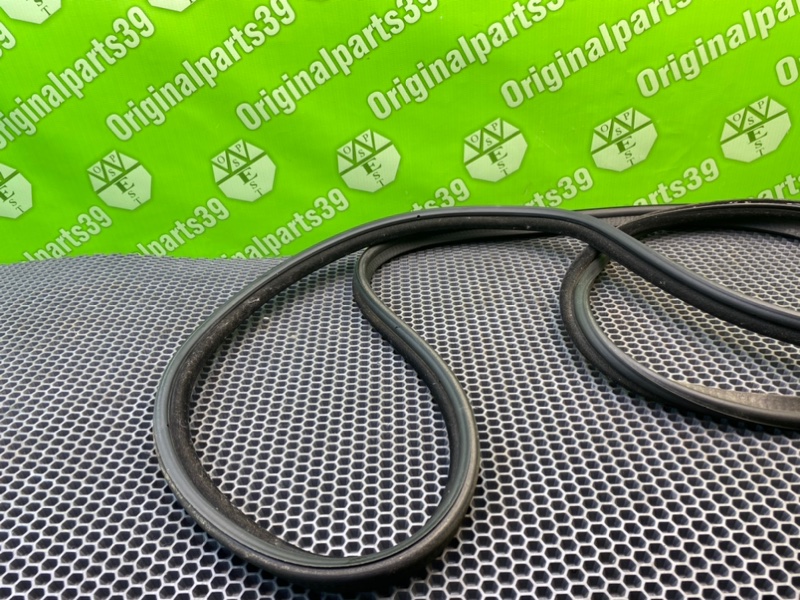 Уплотнительная резинка двери багажника, 2600 рублей, Калининград