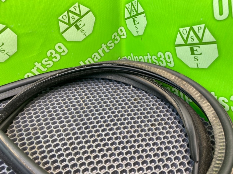 Уплотнительная резинка двери багажника, 2600 рублей, Калининград