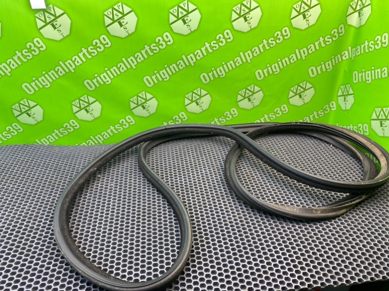 Уплотнительная резинка двери багажника, 2600 рублей, Калининград