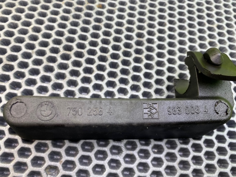 Кронштейн, 800 рублей, Калининград