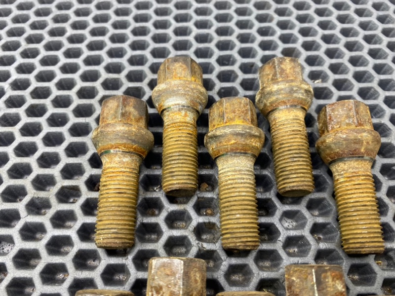 Колесные болты, 1200 рублей, Тверь