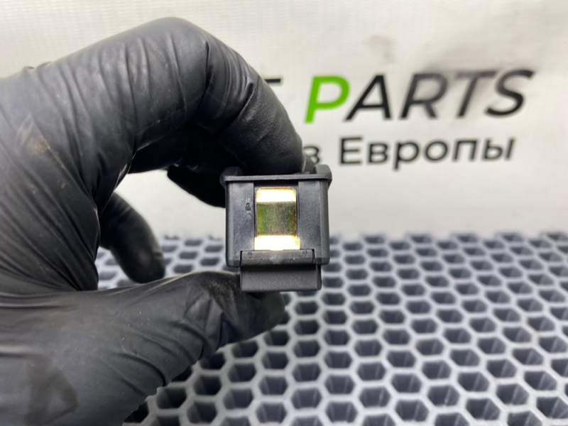 Кнопка люка, 1300 рублей, Калининград