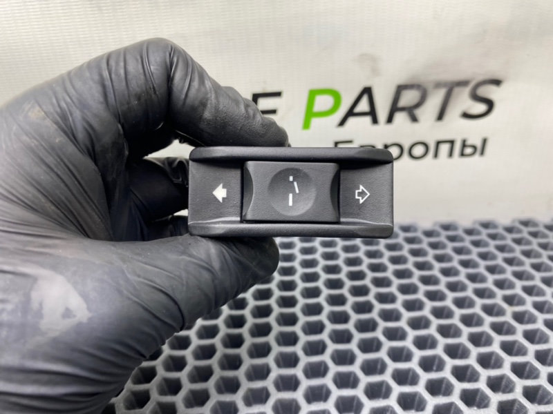 Кнопка люка, 1300 рублей, Калининград