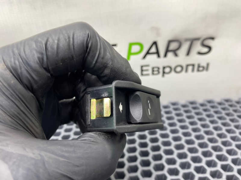 Кнопка люка, 1300 рублей, Калининград