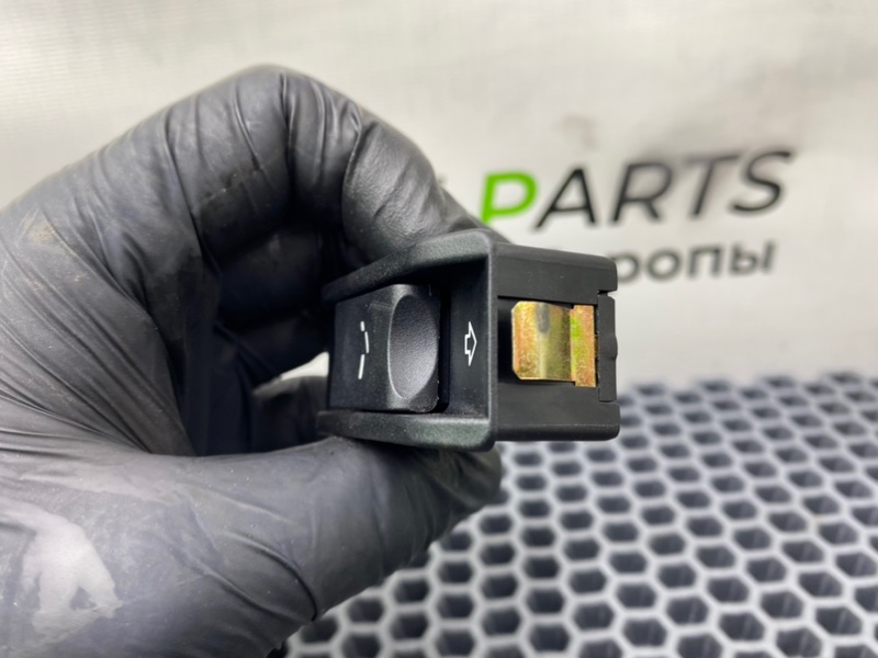 Кнопка люка, 1300 рублей, Калининград