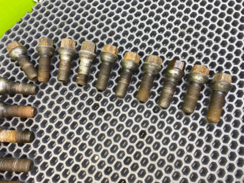 Колесные болты, 2200 рублей, Тверь