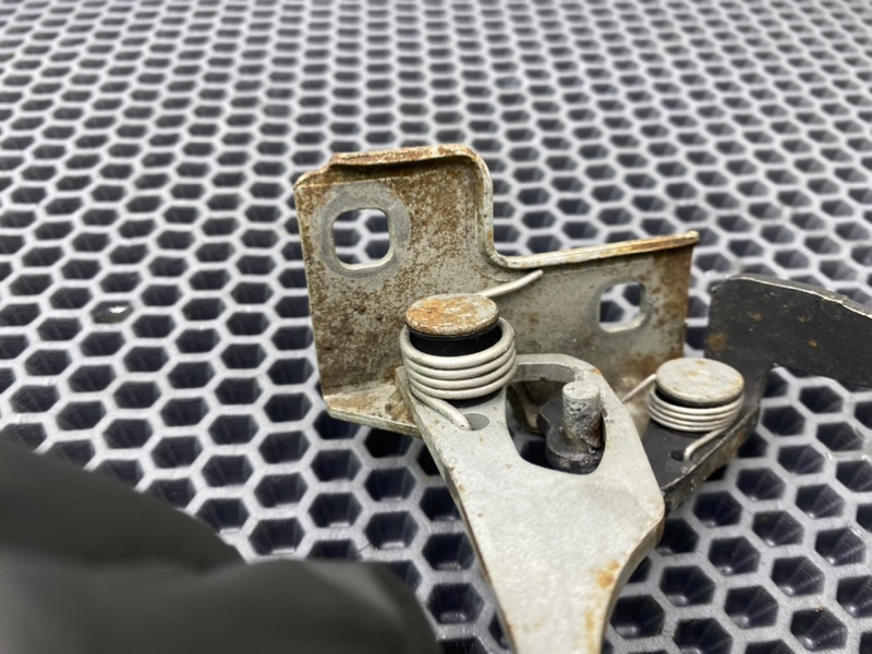 Замок капота, 2400 рублей, Калининград