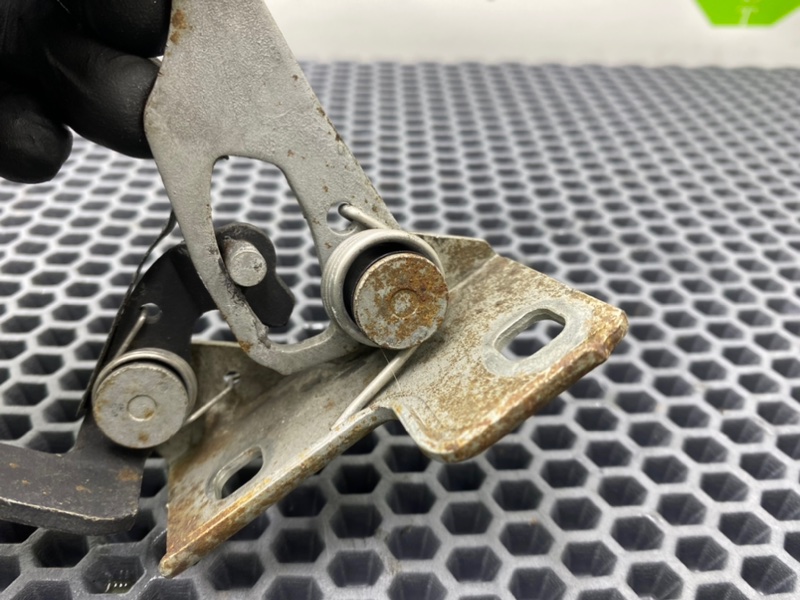 Замок капота, 2400 рублей, Калининград