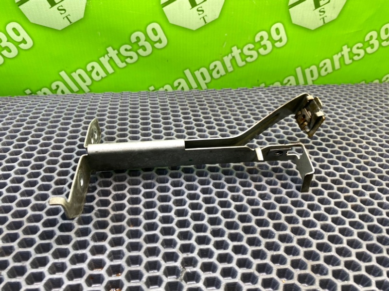 Кронштейн бампера, 1900 рублей, Калининград