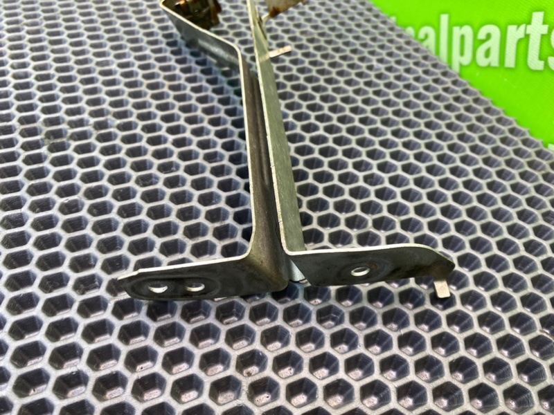 Кронштейн бампера, 1900 рублей, Калининград