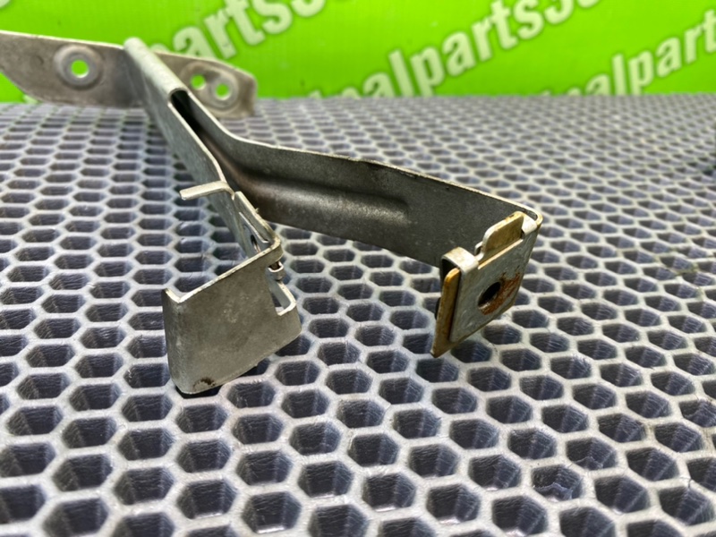 Кронштейн бампера, 1900 рублей, Калининград