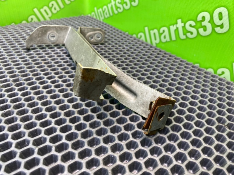 Кронштейн бампера, 1900 рублей, Калининград