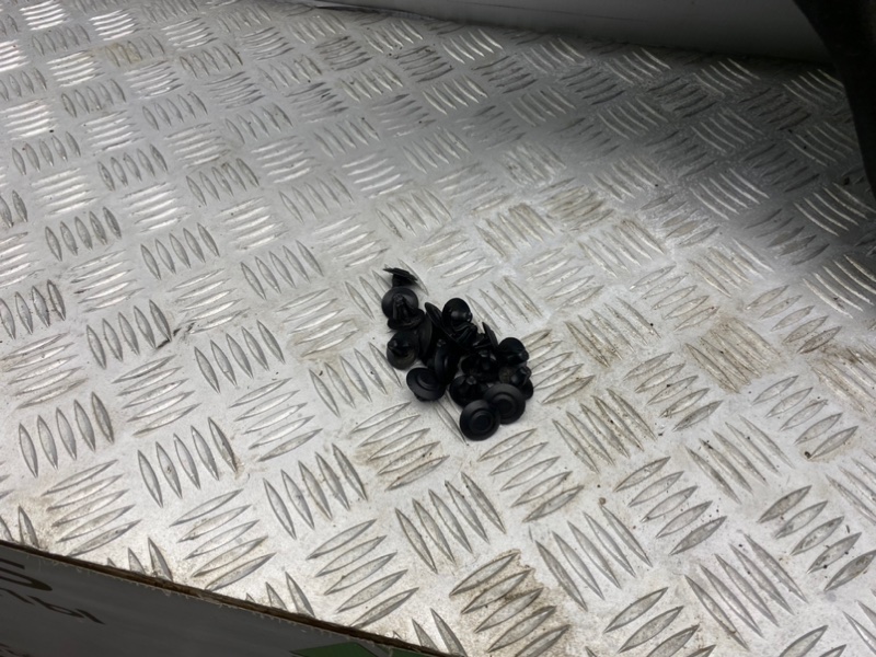 Обшивка капота, 2300 рублей, Калининград