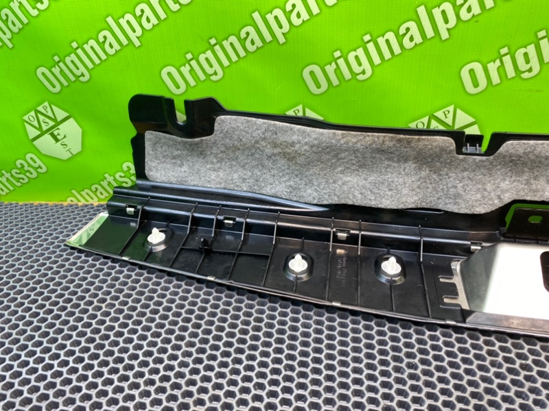 Накладка багажника, 2000 рублей, Калининград