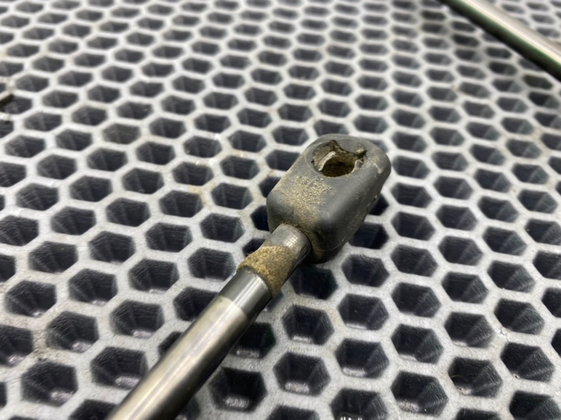 Амортизатор багажника, 1500 рублей, Калининград