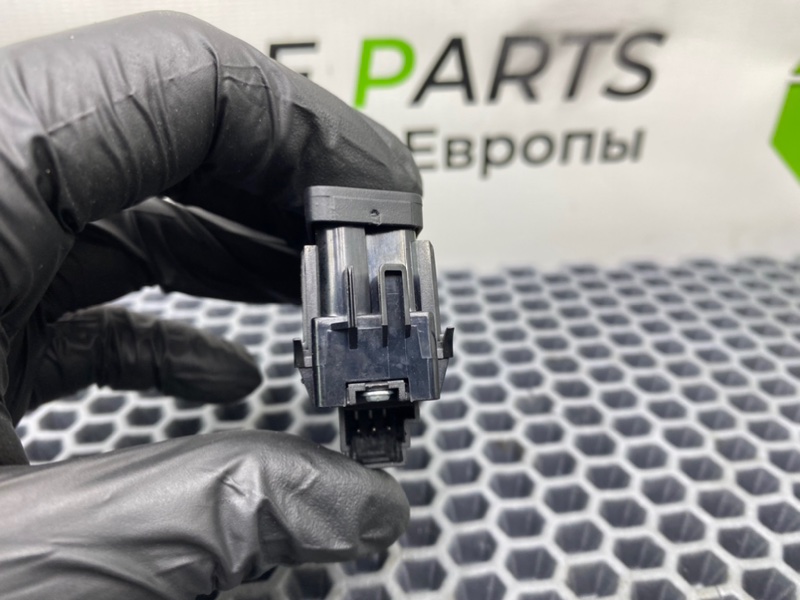 Кнопка центрального замка, 1000 рублей, Калининград