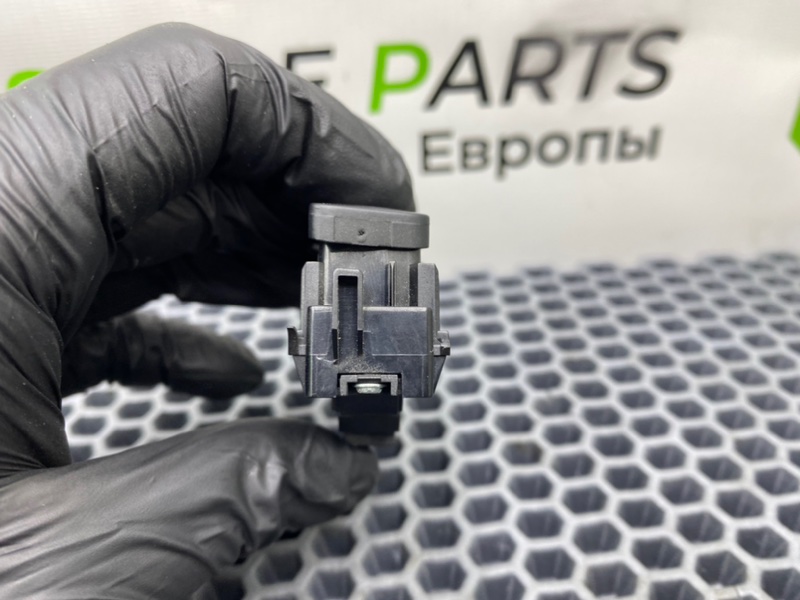 Кнопка центрального замка, 1000 рублей, Калининград