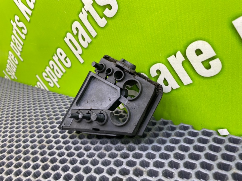 Кронштейн, 700 рублей, Калининград