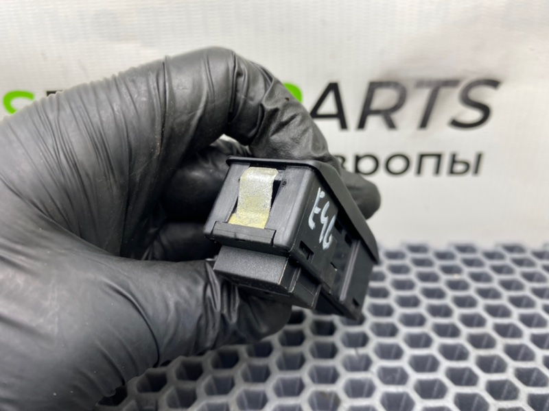 Кнопка люка, 1300 рублей, Калининград