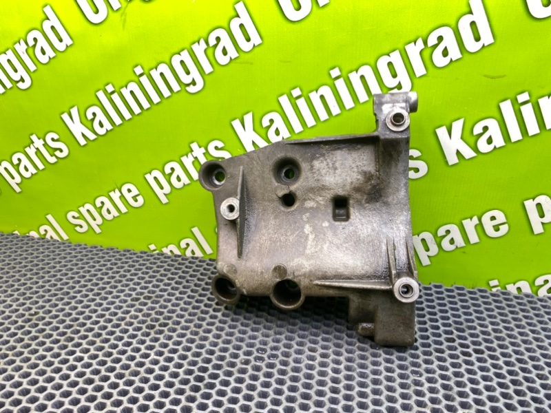 Кронштейн, 1300 рублей, Калининград