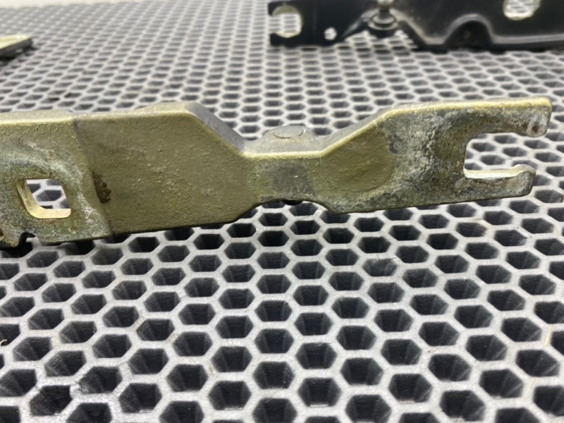 Петли капота, 2600 рублей, Калининград