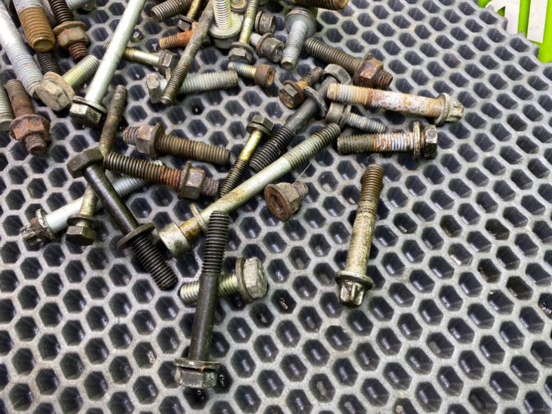 Болты, 1200 рублей, Калининград