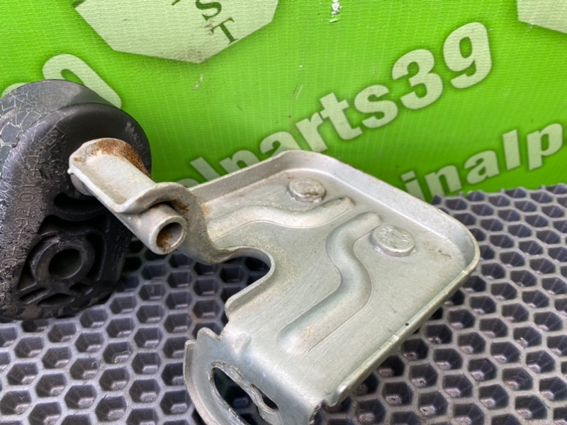 Кронштейн глушителя, 1000 рублей, Калининград