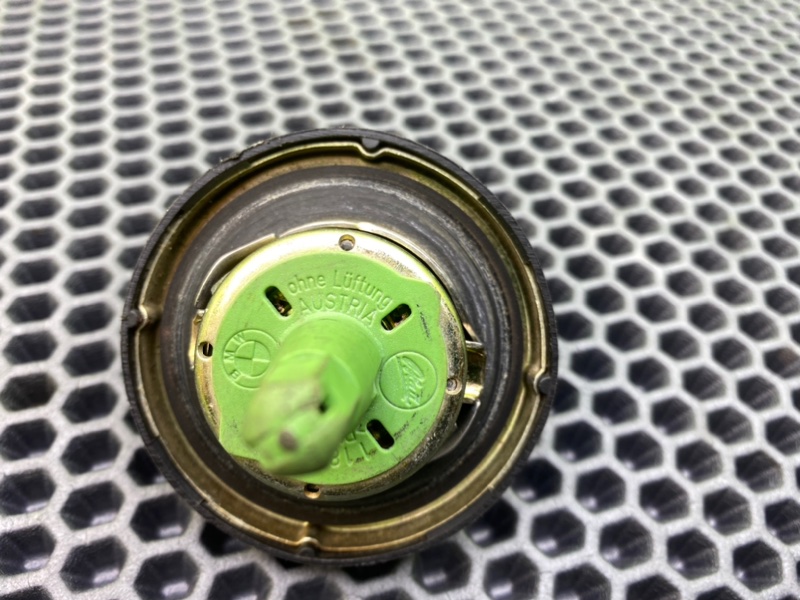 Крышка топливного бака, 1000 рублей, Калининград