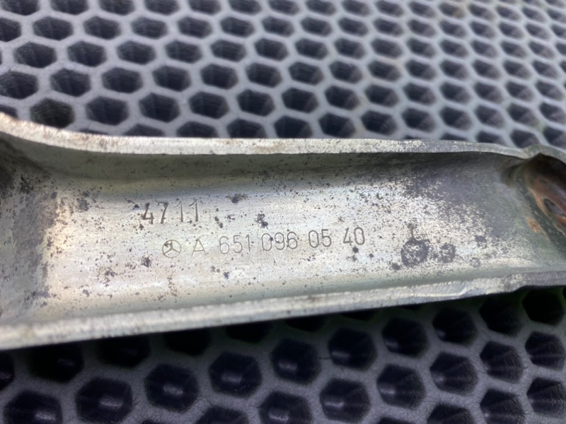 Кронштейн, 600 рублей, Калининград