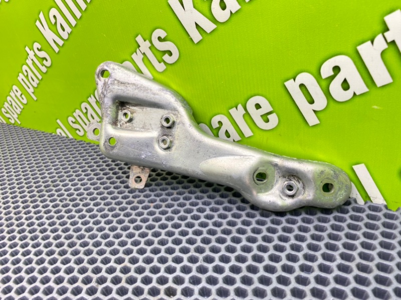 Кронштейн, 600 рублей, Калининград