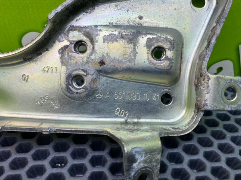 Кронштейн, 600 рублей, Калининград